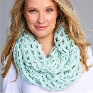 New! Mint Colored Chunky Knit Crochet infinity soft